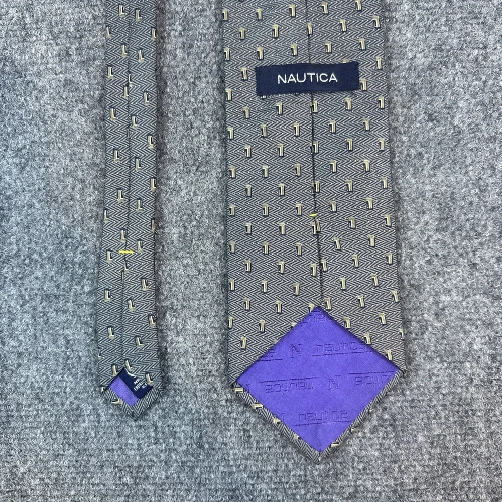 NAUTICA Mens Silk Necktie USA Designer Herringbone Geometric Gray/Black/Gold EUC